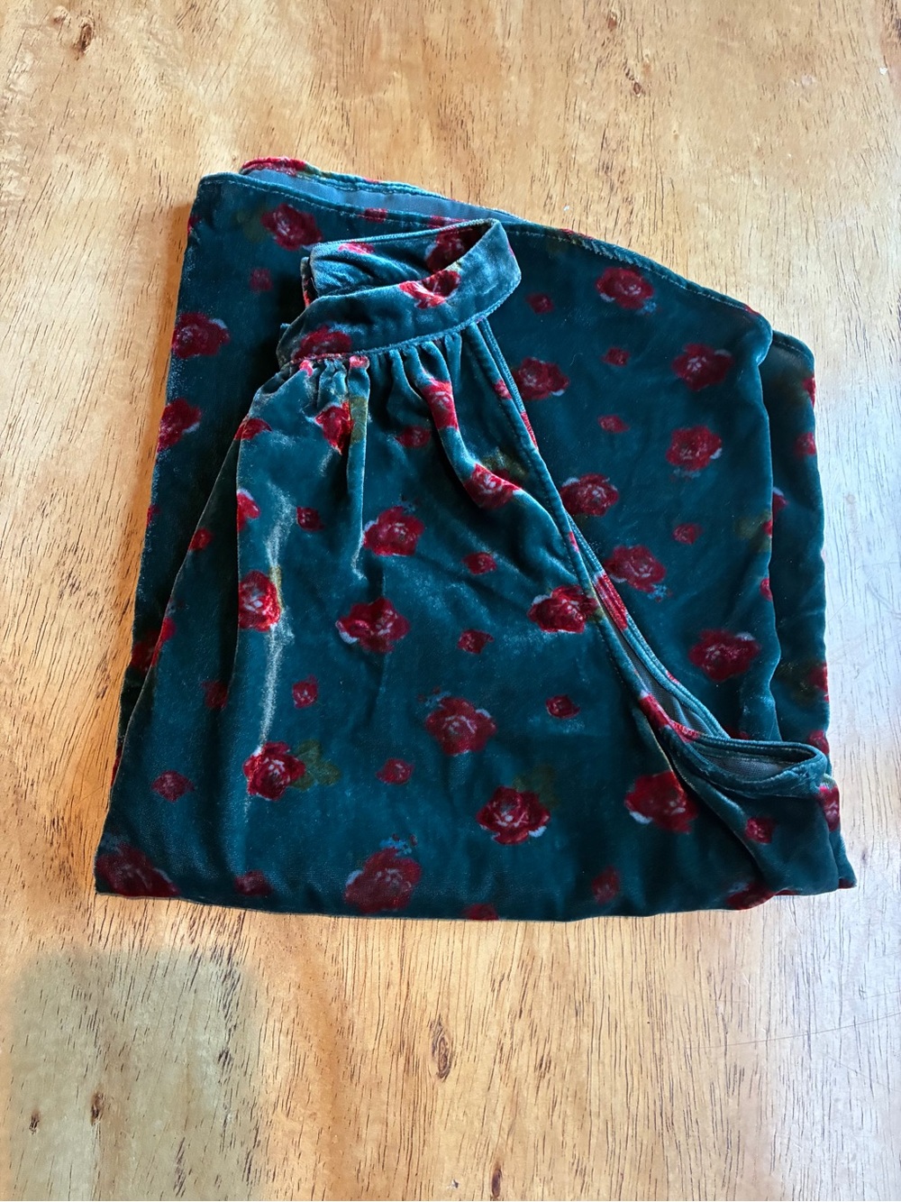 LOFT Teal Velvet Halter Tank with Red Rose Print NWT - Picture 13 of 13